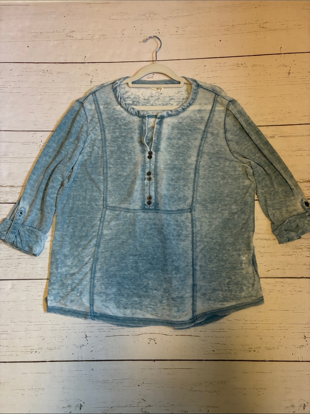 Jane and Delancey Distressed Pale Blue Henley-Style Tunic Top, size XL - Picture 8 of 13